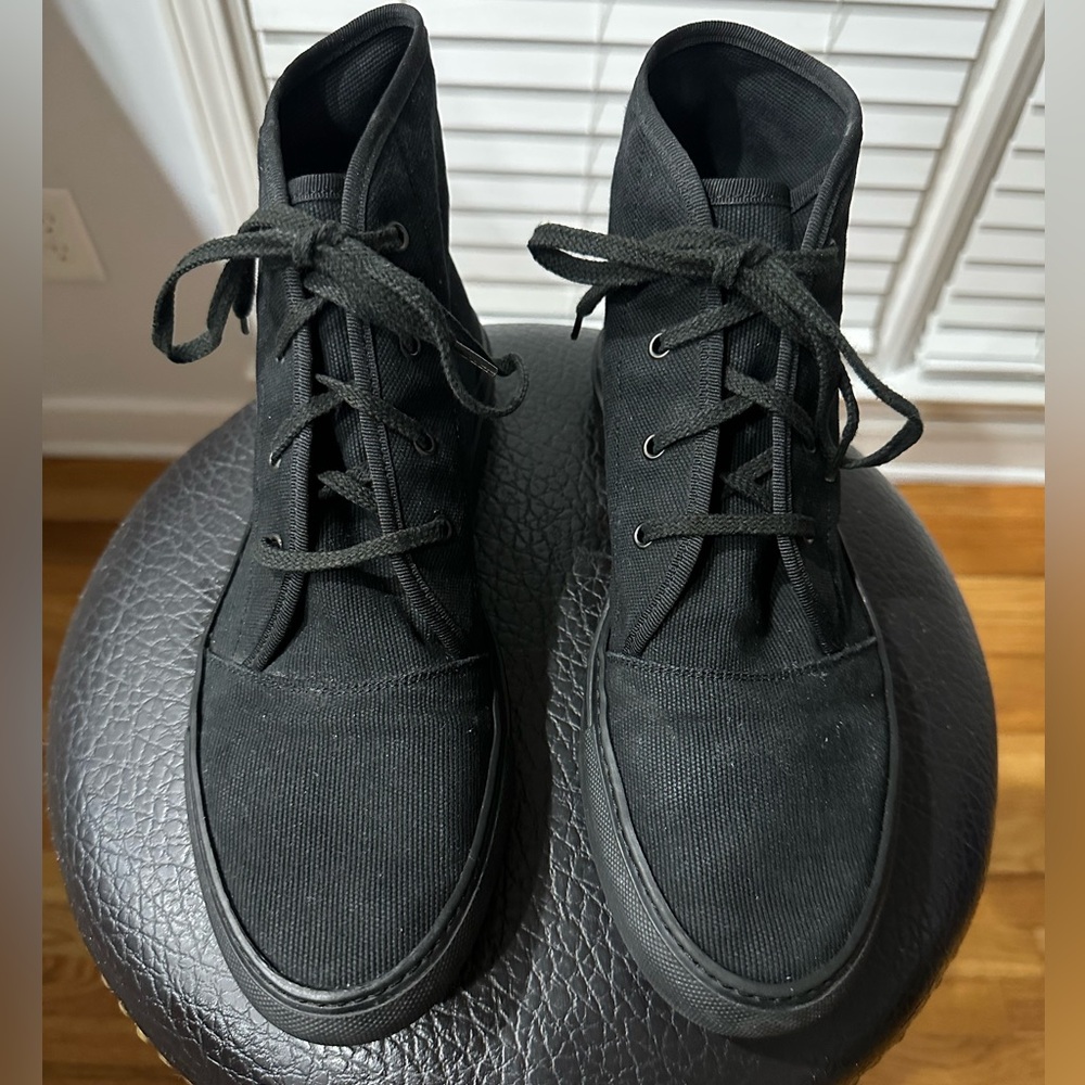 Black Canvas High-Top Sneaker 🖤 Size 10 Men’s 🖤 Best Offer Accepted!
